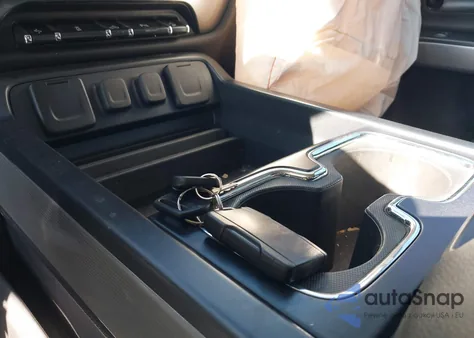 2018 Chevrolet Silverado 1500 2Lt from USA, damaged, VIN 3GCUKREC1JG295562